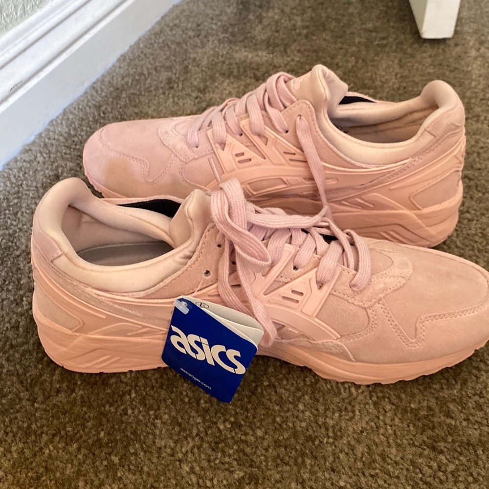 Asics Gel-Kayano Sneakers in Pink HL7X1 size 8.5